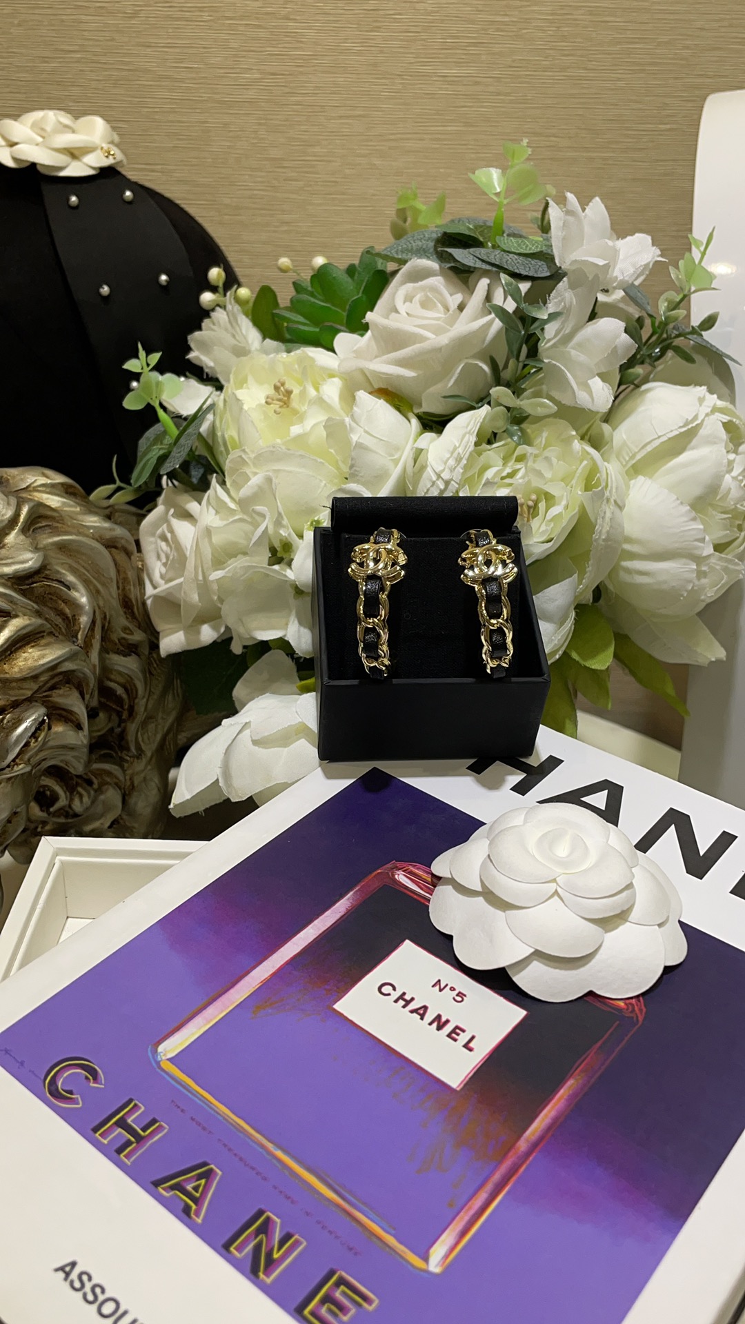 Chanel — Créoles Double C Or 24K Tressé - luxuryevafr