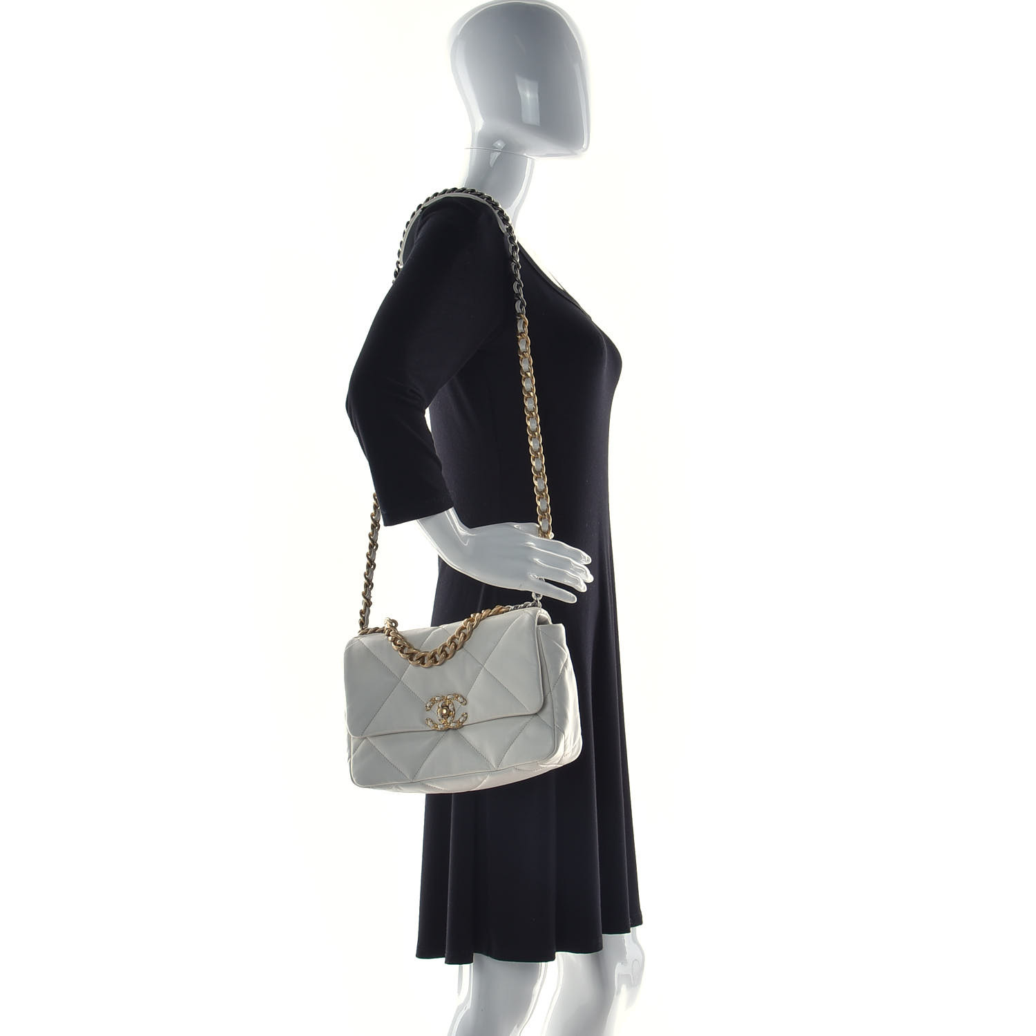 Sac Chanel 19 moyen matelassé en cuir de chèvre blanc à rabat - luxuryevafr