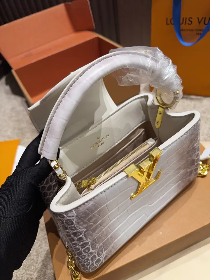 Mini sac à main Louis Vuitton Capucines - luxuryevafr