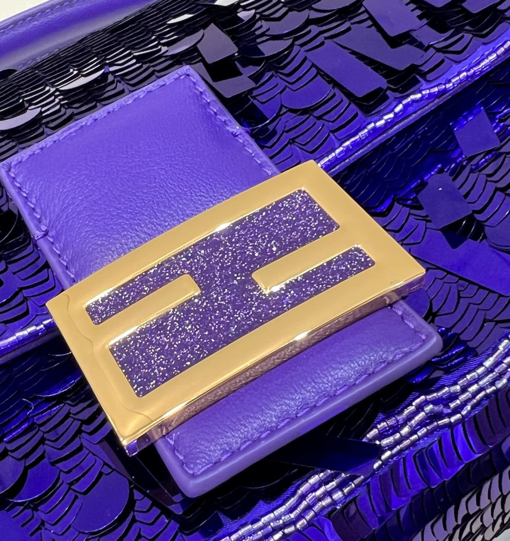 Sac à paillettes violet FENDI Baguette - luxuryevafr
