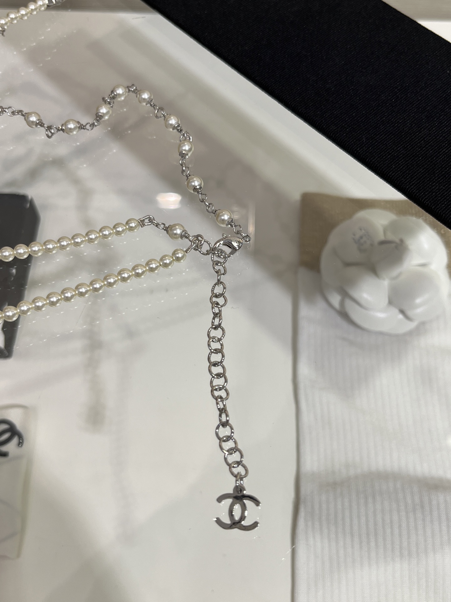 CHANEL 25S Nouveau collier de perles double C en argent inspiré des oiseaux / chaîne de pull - luxuryevafr