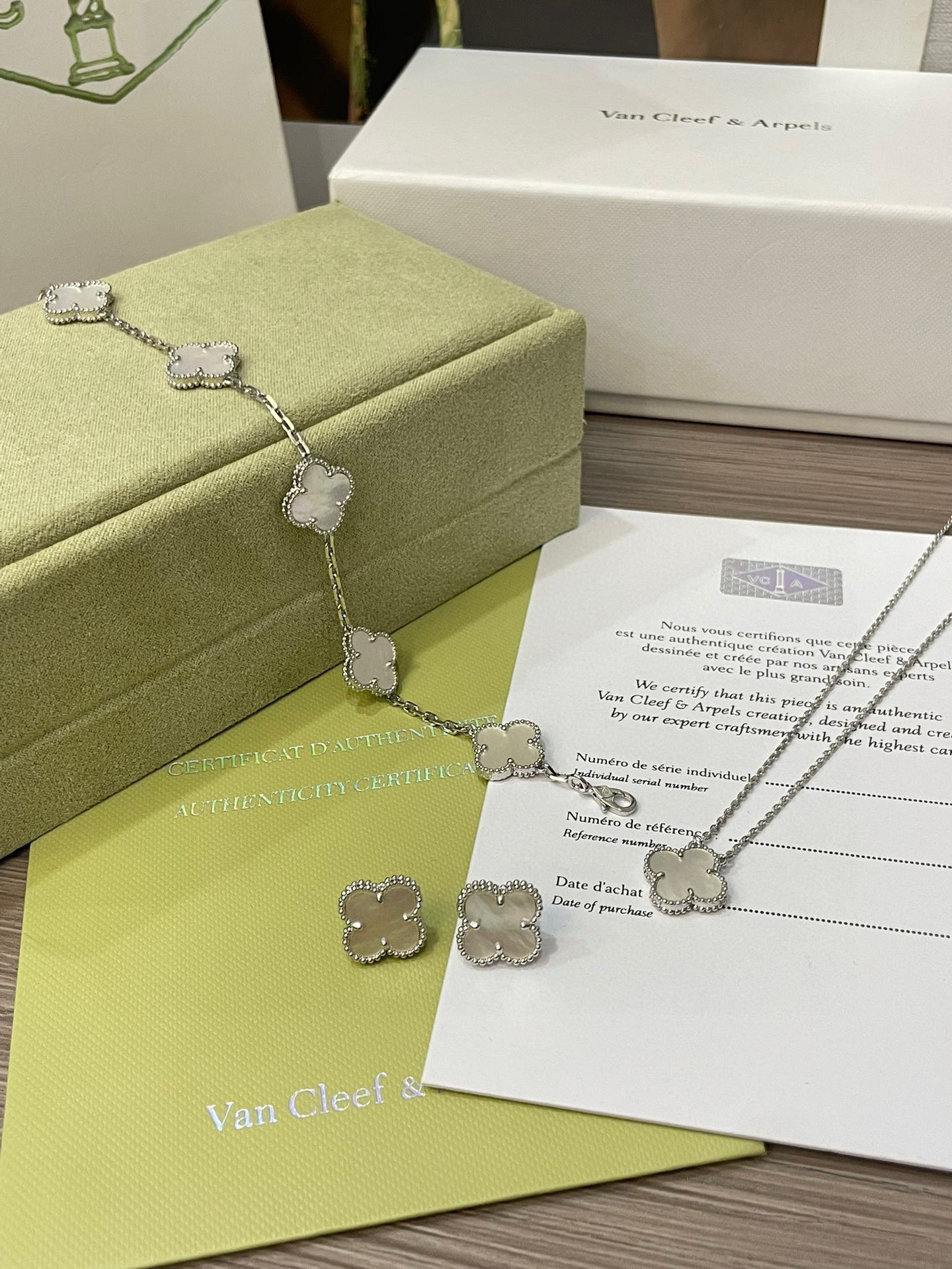 Van Cleef & Arpels Ensemble de bijoux trèfle - luxuryevafr