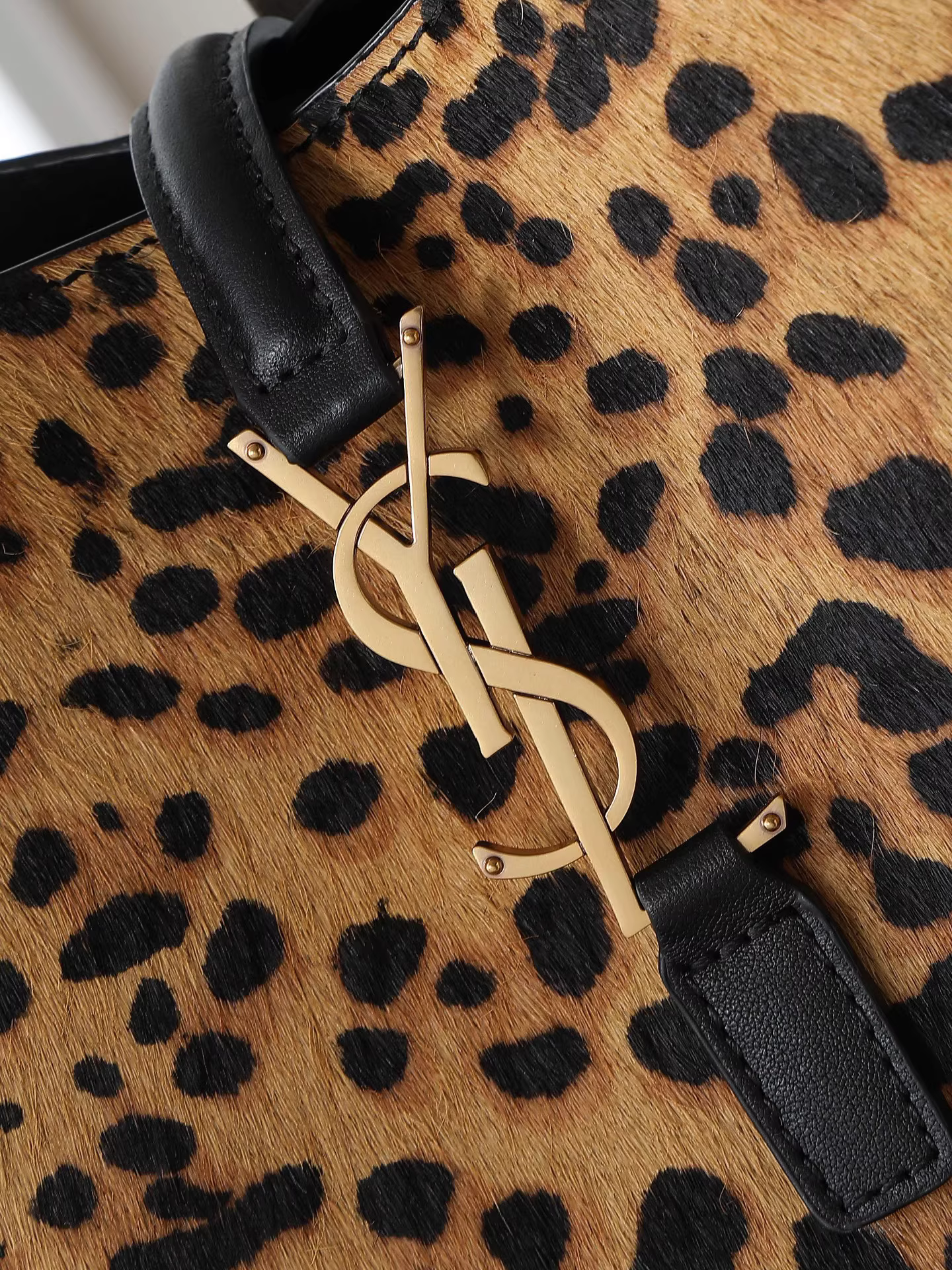 YSL LE 5 À 7 souple petit modèle en cuir poney - luxuryevafr