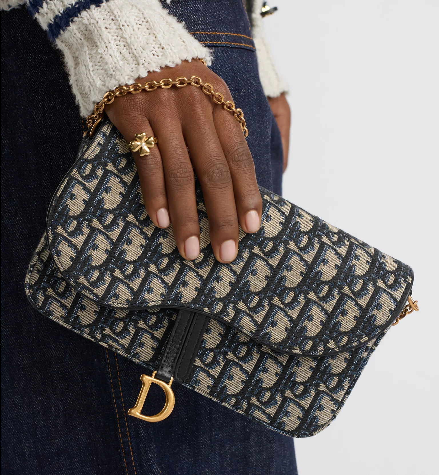 Pochette de selle moyenne avec chaîne - luxuryevafr