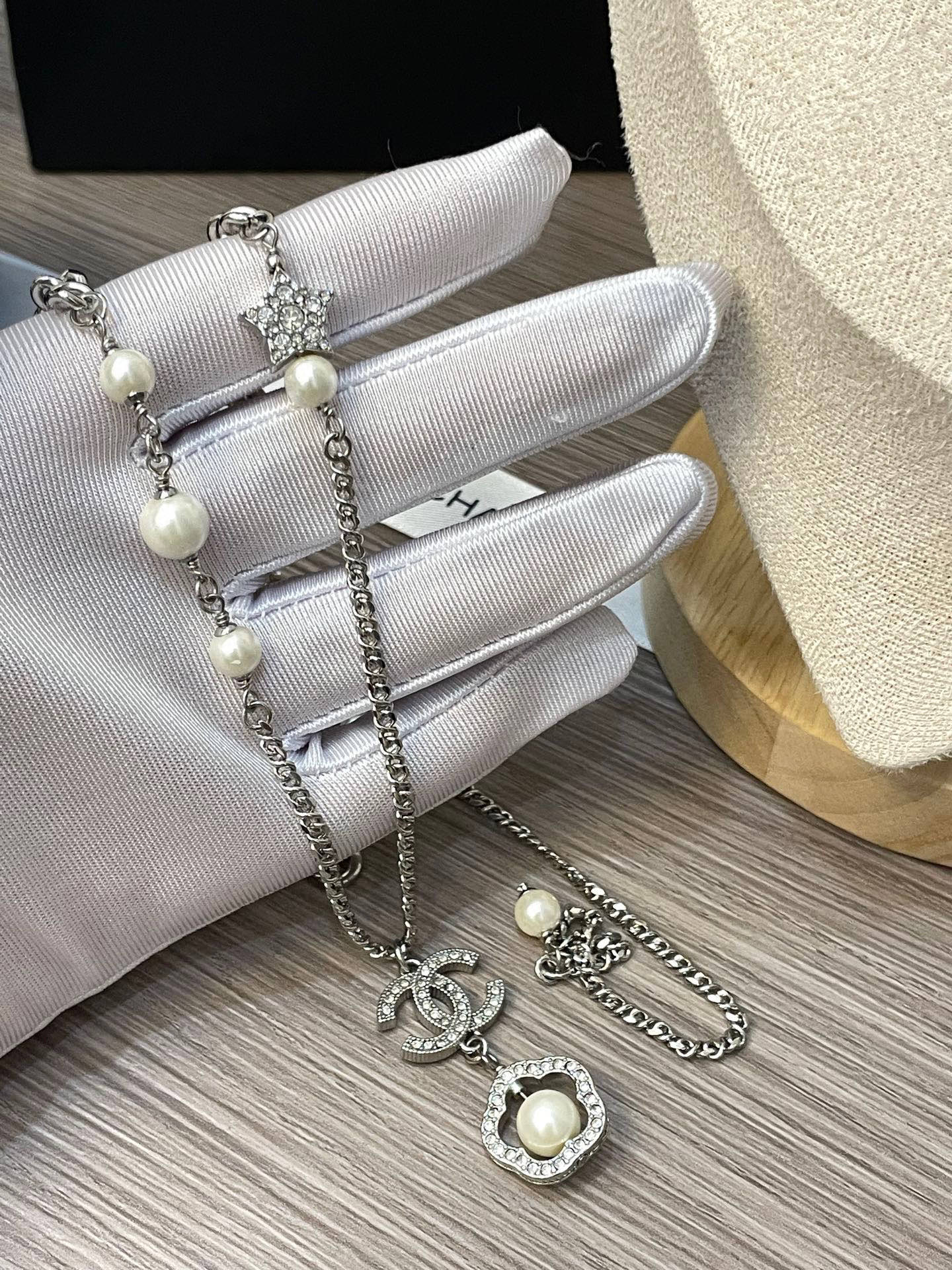 Chanel Collier Doré — Élégance Iconique - luxuryevafr