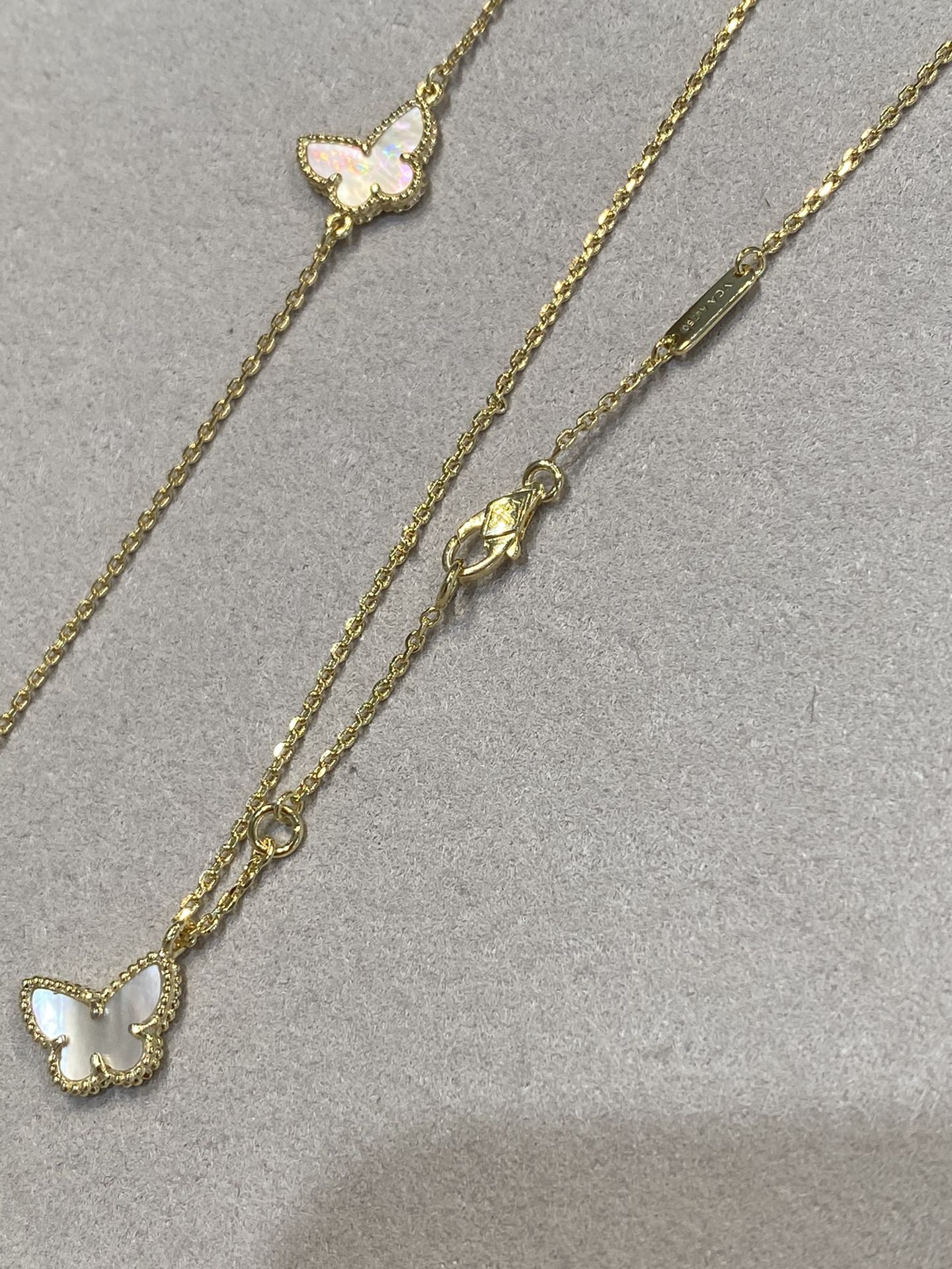 Van Cleef & Arpels – Collier et Bracelet Papillon en Nacre - luxuryevafr