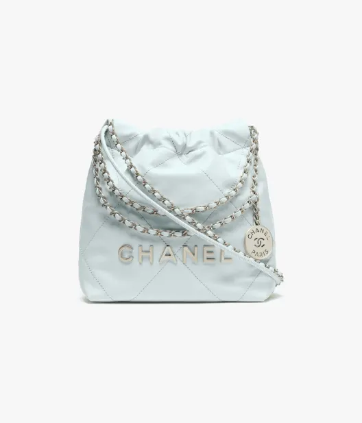 Mini sac à main CHANEL 22 - luxuryevafr