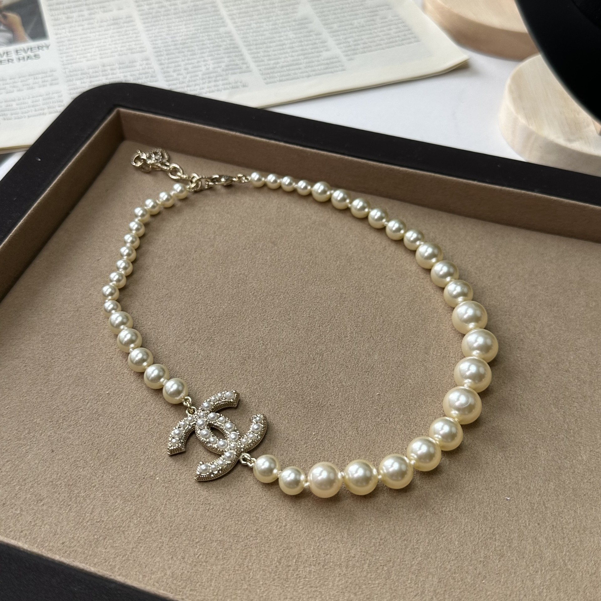 Collier de perles Chanel - luxuryevafr