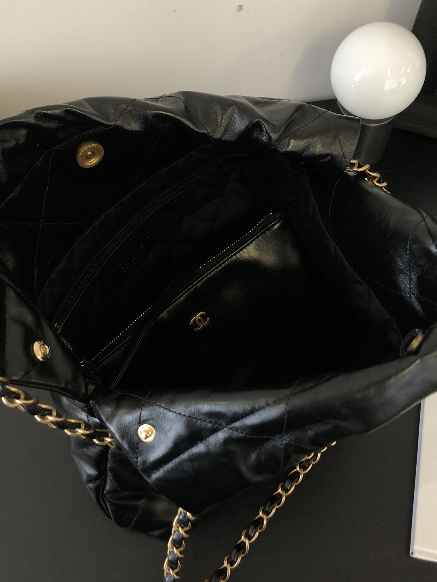 Petit sac à main CHANEL 22 - luxuryevafr