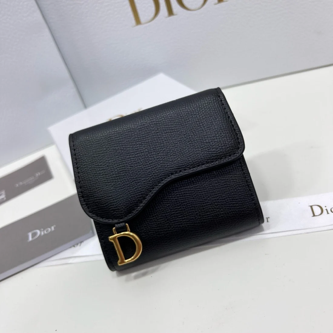 Portefeuille à trois volets Dior Saddle - luxuryevafr