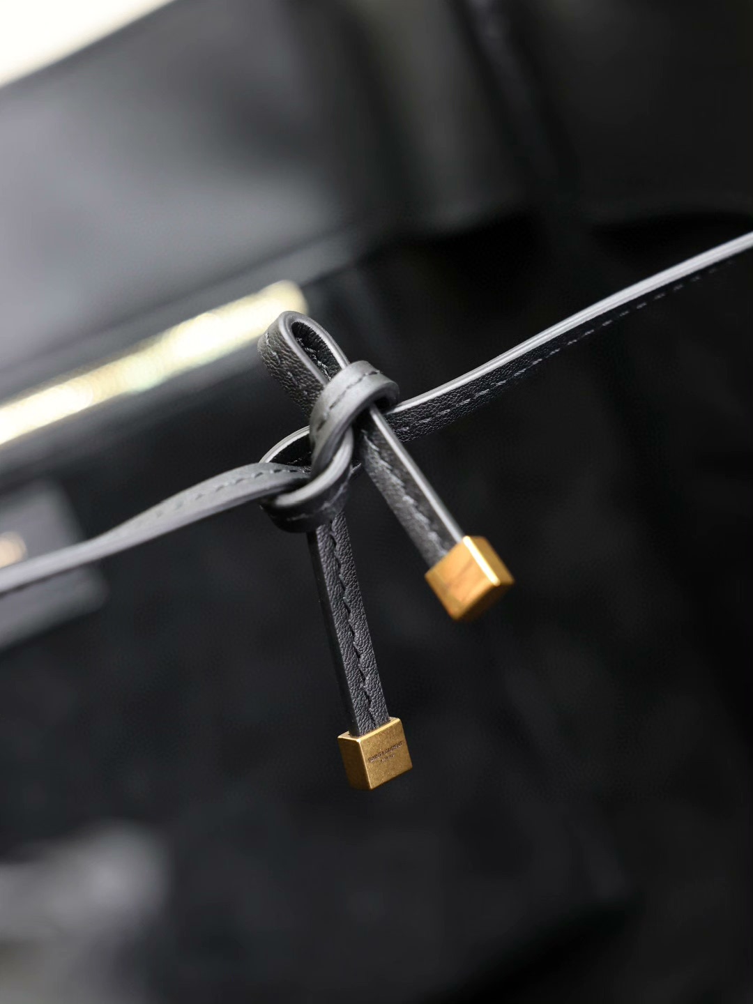 YSL LE 5 À 7 BEA en cuir poney - luxuryevafr