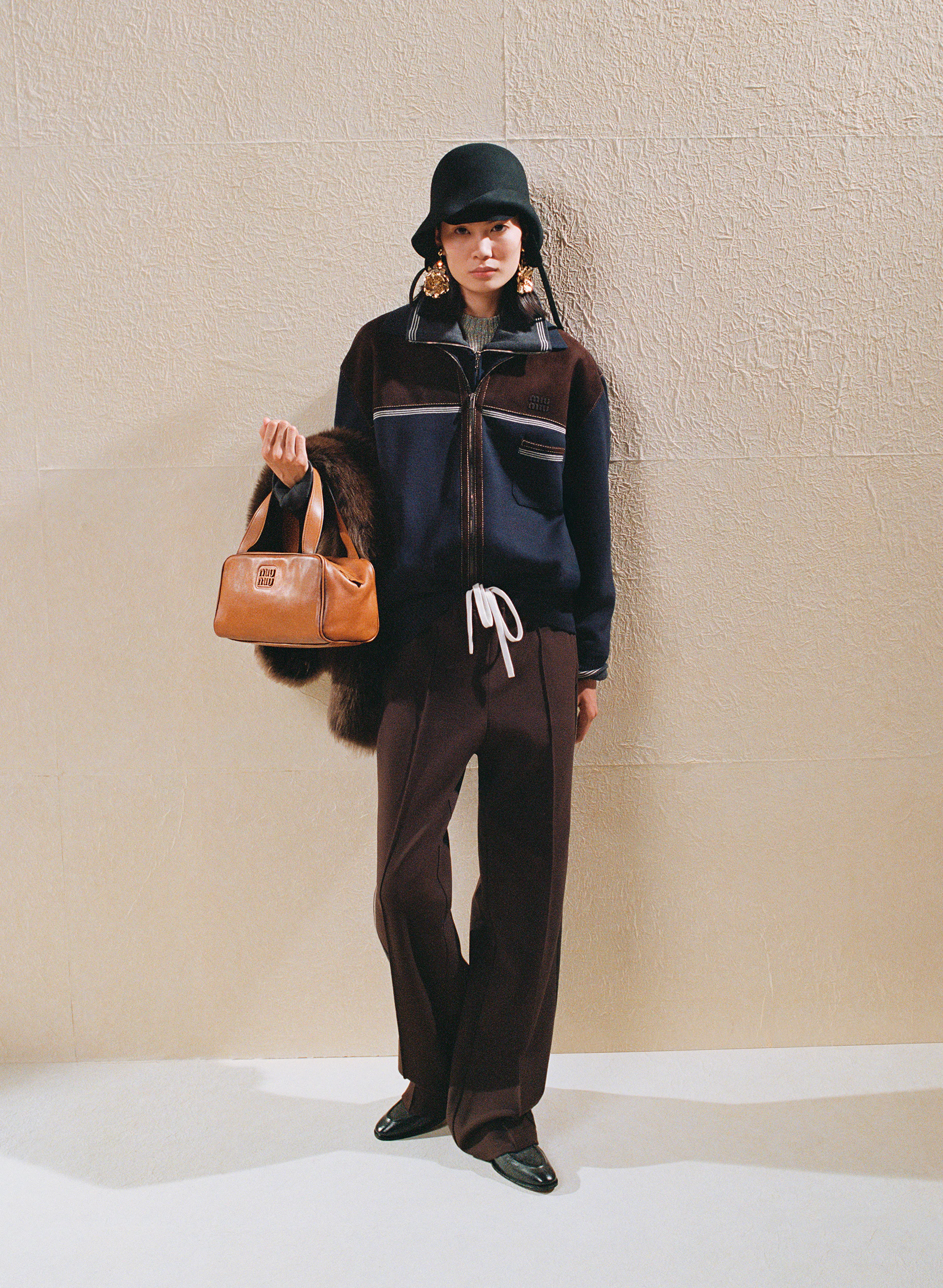 Sac à main en cuir MIUMIU - luxuryevafr