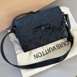 Portefeuille portable Steamer LV M81746 - luxuryevafr