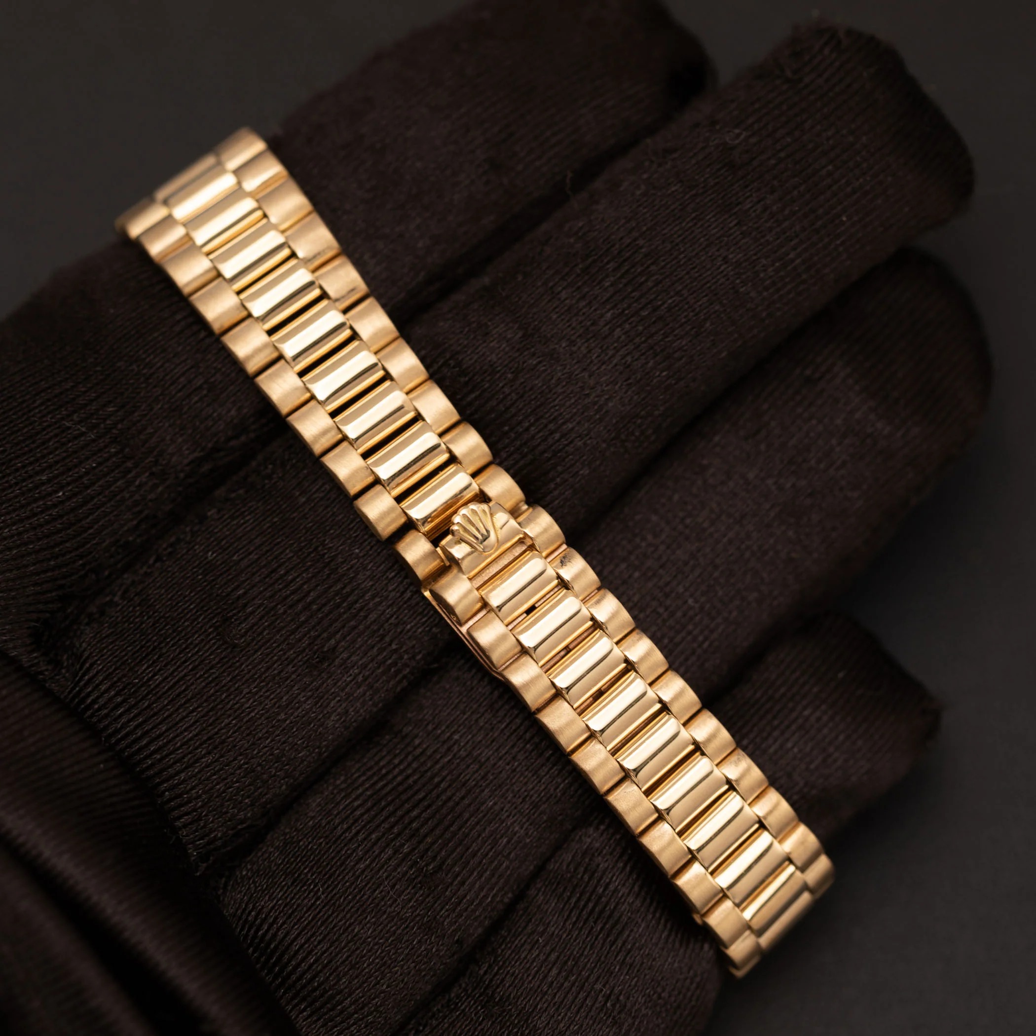 Rolex Lady-Datejust 26 Or Jaune Cadran Noir - luxuryevafr