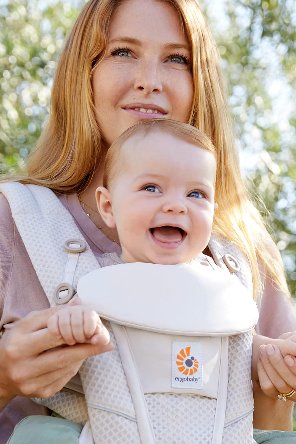 Ergobaby Omni Breeze Babytrage für Neugeborene ab Geburt bis 20kg, 4 Positionen SoftFlex Mesh Ergonomische Babybauchtrage Rückentrage Baby-Tragetasche, Natural Beige