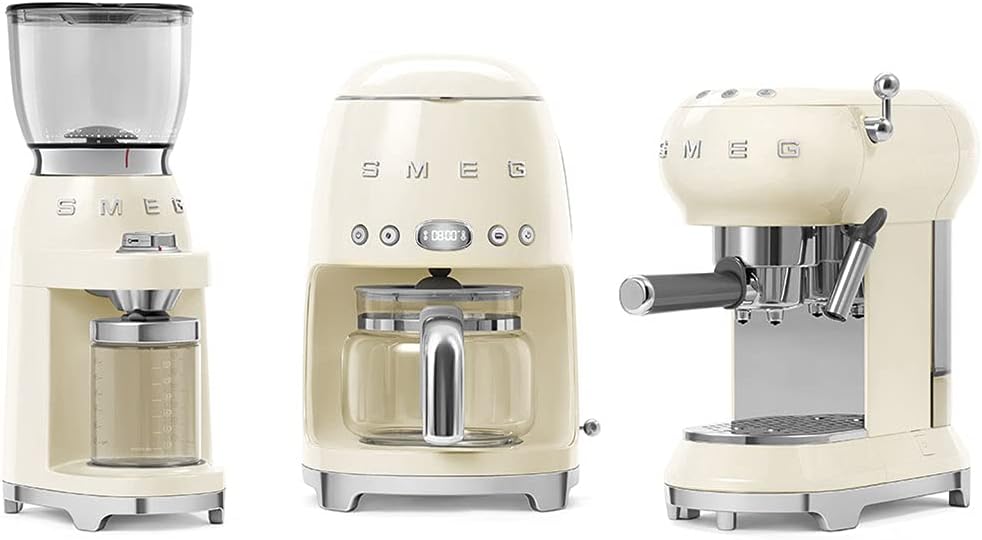 Smeg, ECF01WHEU Manual Espresso -Maschine, Cappuccino -System, Thermoblock, große Tassengehäuse und Doppelkaffeefunktion, 1 l Wassertank, kompakte Abmessungen, 1350W, Weiß
