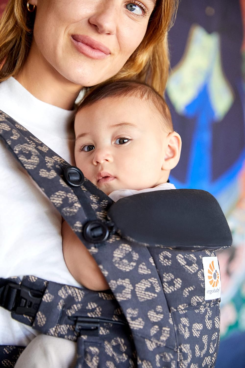 Ergobaby Omni Breeze Babytrage für Neugeborene ab Geburt bis 20kg, 4 Positionen SoftFlex Mesh Ergonomische Babybauchtrage Rückentrage Baby-Tragetasche, Natural Beige