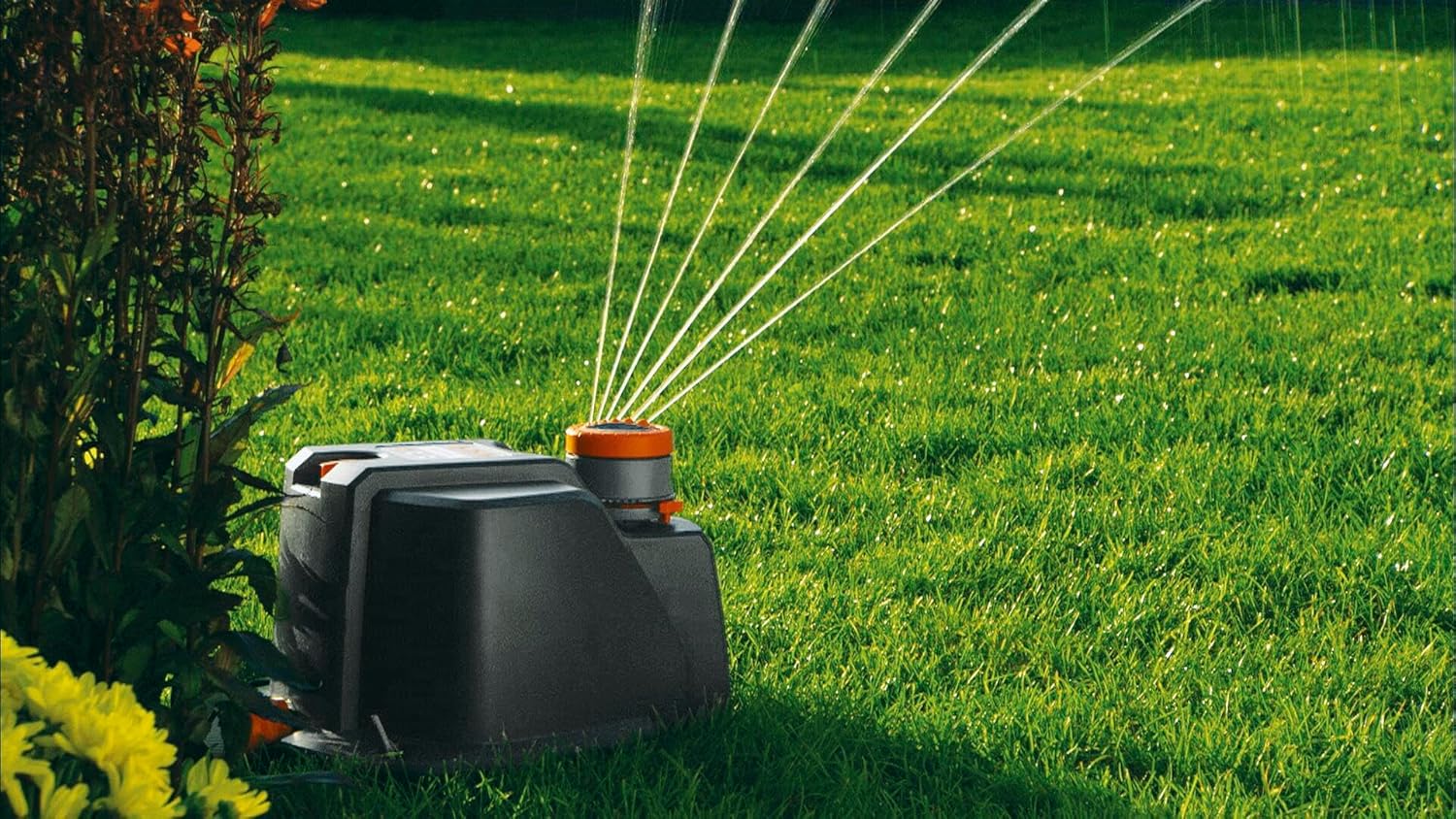 Gardena Comfort Vielflchenregner AquaContour Automatic: Flchenbewsserung für die individuelle Bewsserung nahezu jeder Gartenkontur, einfache Programmierung, Reichweite 2,5-10,5 m (8133-20)
