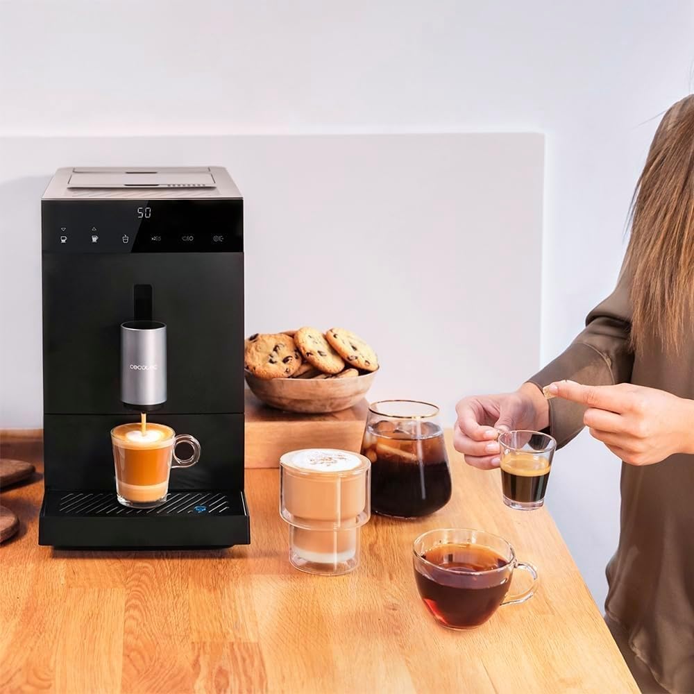 Cecotec Superautomatische Kompakt-Kaffeemaschine Cumbia Cremmaet Compact, 1350 W, 19 Bar und Thermoblock-System, 1,1 L Wassertank und 150 g Kaffeebehlter, Plug&Play, automatische Reinigung
