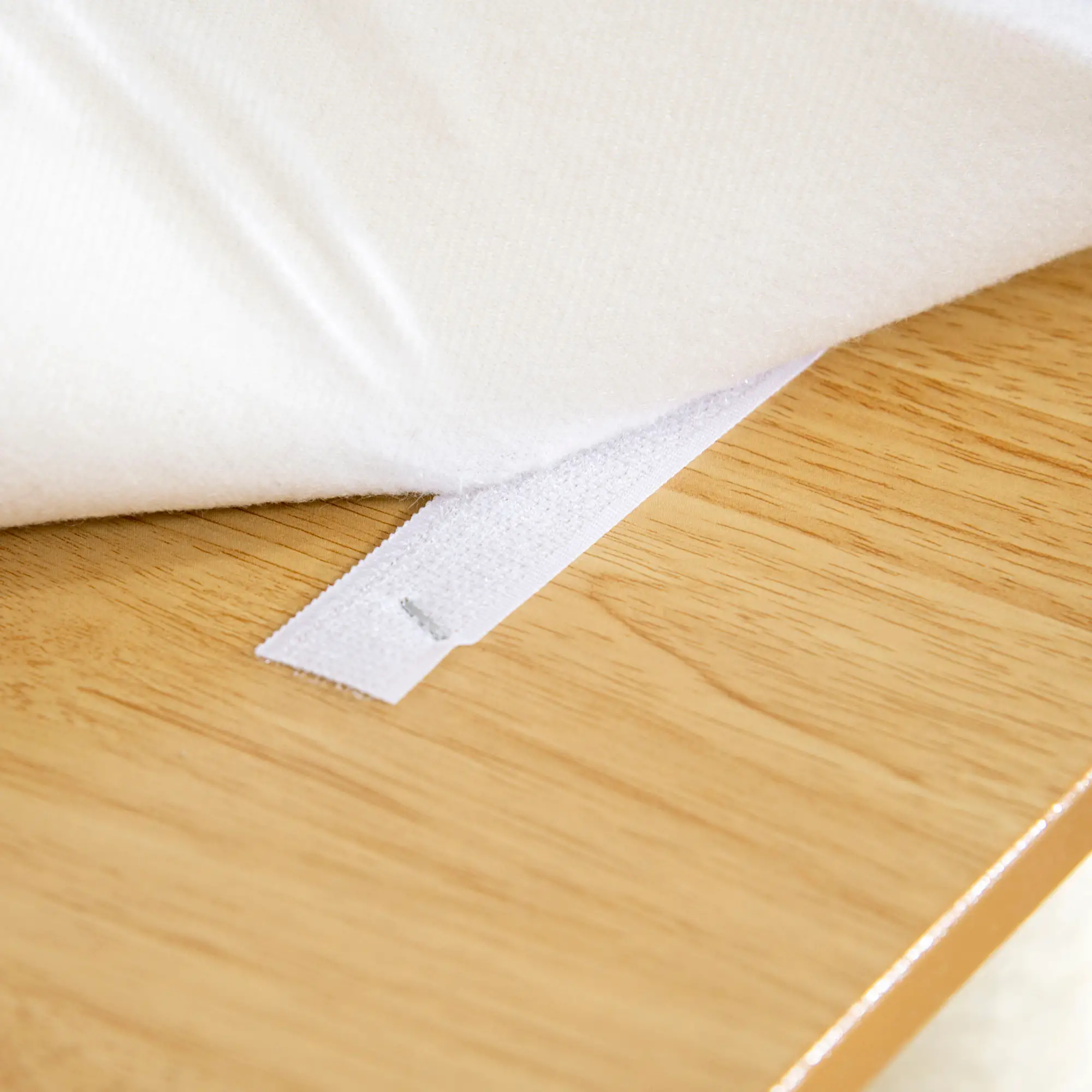 PawHut Kratzbaum Katzenmöbel mit Sisal-Kratzstämmen und Spielball Eiche Weiß