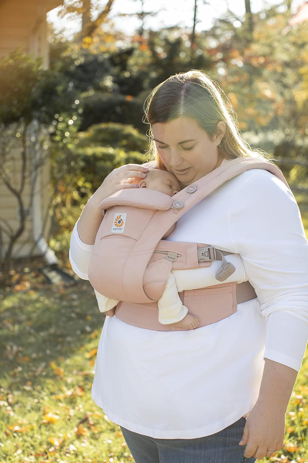 Ergobaby Omni Breeze Babytrage für Neugeborene ab Geburt bis 20kg, 4 Positionen SoftFlex Mesh Ergonomische Babybauchtrage Rückentrage Baby-Tragetasche, Natural Beige