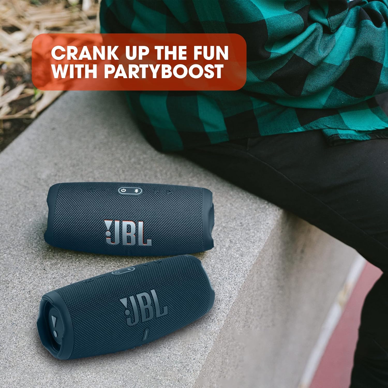 JBL Charge 5 Bluetooth-Lautsprecher in Schwarz – Wasserfeste, portable Boombox mit integrierter Powerbank – Eine Akku-Ladung für bis zu 20 Stunden kabellosen Musikgenuss
