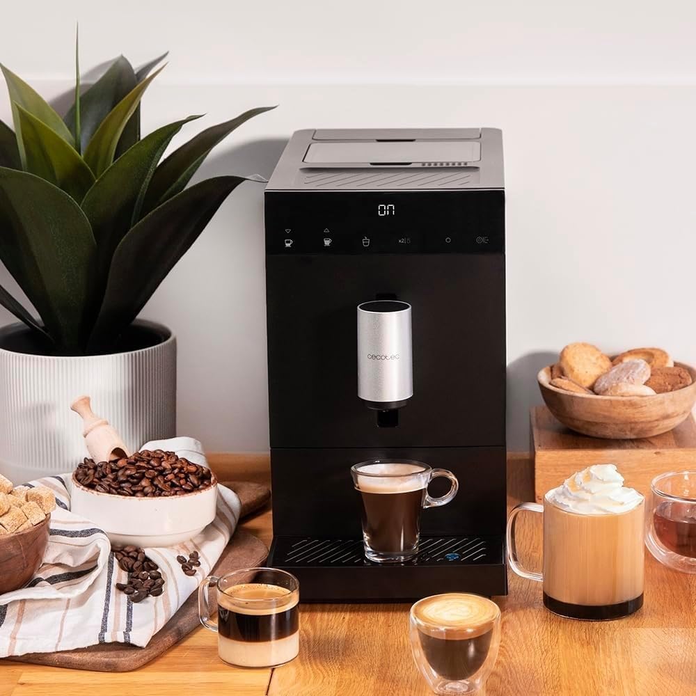 Cecotec Superautomatische Kompakt-Kaffeemaschine Cumbia Cremmaet Compact, 1350 W, 19 Bar und Thermoblock-System, 1,1 L Wassertank und 150 g Kaffeebehlter, Plug&Play, automatische Reinigung