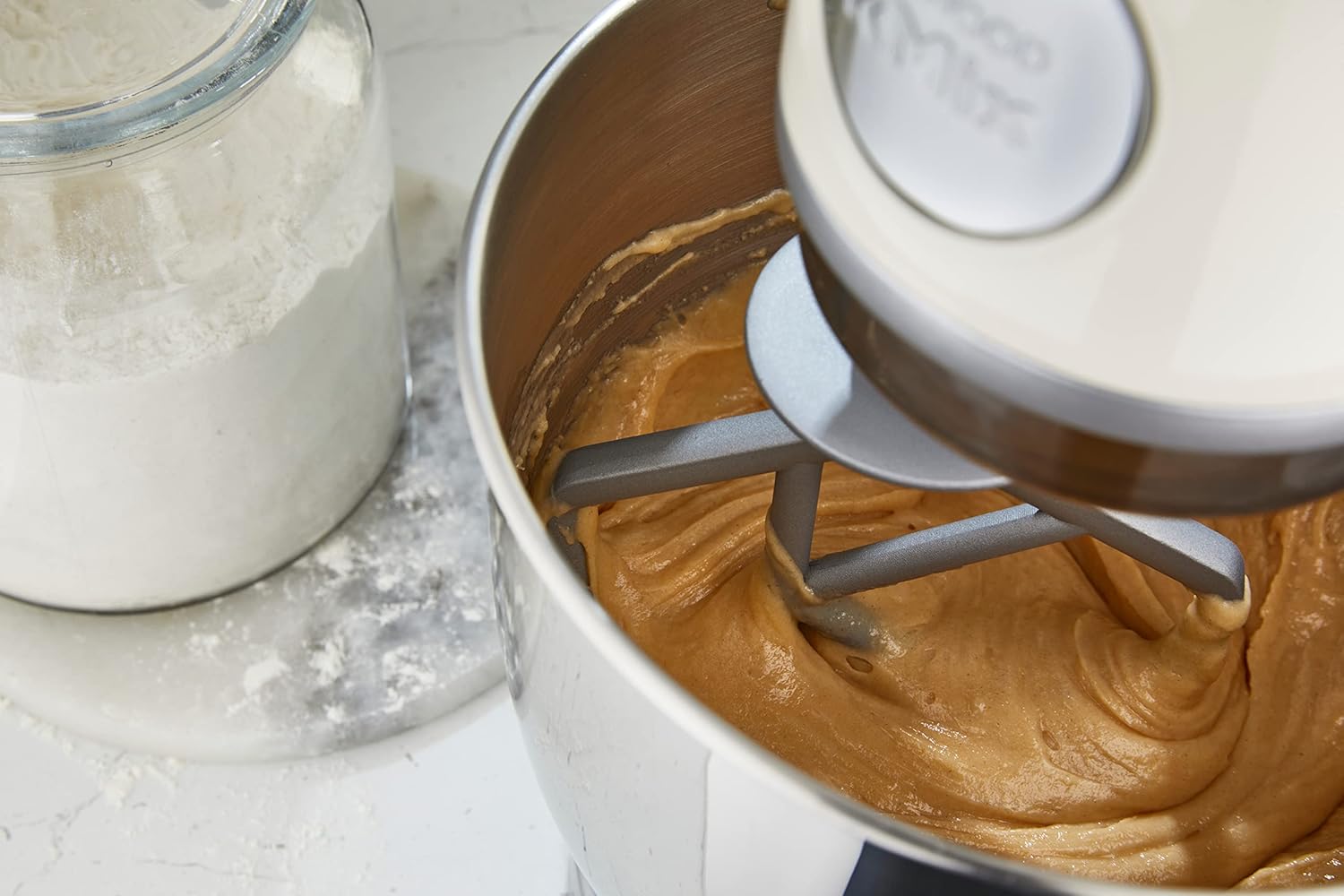 Kenwood kMix KMX750RD Küchenmaschine, 5 l Edelstahl Schüssel, Safe-Use-Sicherheitssystem, Metallgehuse, 1000 Watt, inkl. 3-Teiligem Patisserie-Set und Spritzschutz, Rot