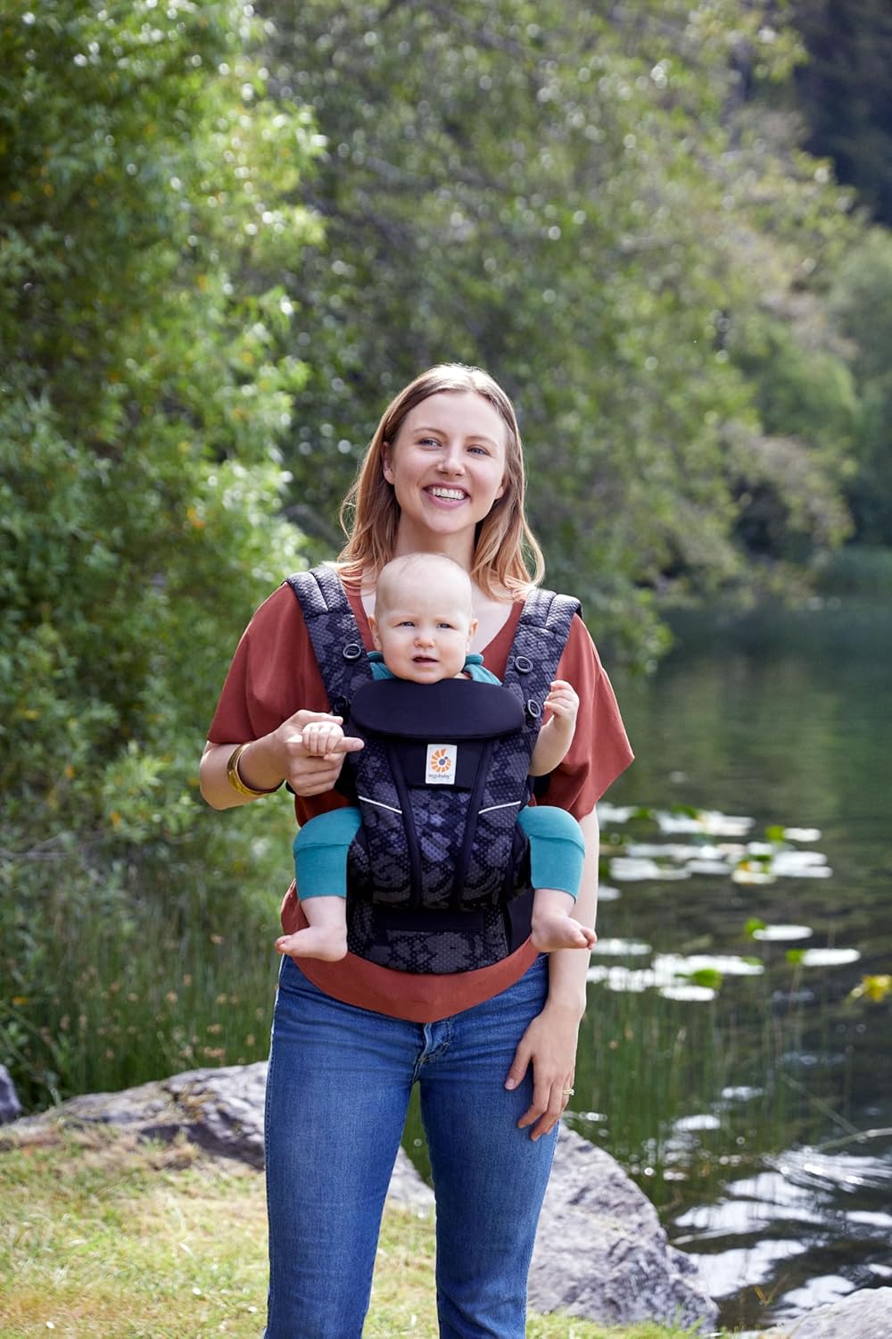 Ergobaby Omni Breeze Babytrage für Neugeborene ab Geburt bis 20kg, 4 Positionen SoftFlex Mesh Ergonomische Babybauchtrage Rückentrage Baby-Tragetasche, Natural Beige