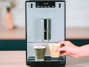 Melitta Solo - Kaffeevollautomat mit höhenverstellbarem Auslauf, kleine Kaffeemaschine mit abnehmbarem Wassertank, für z. B. Espresso oder Café Crème, silber