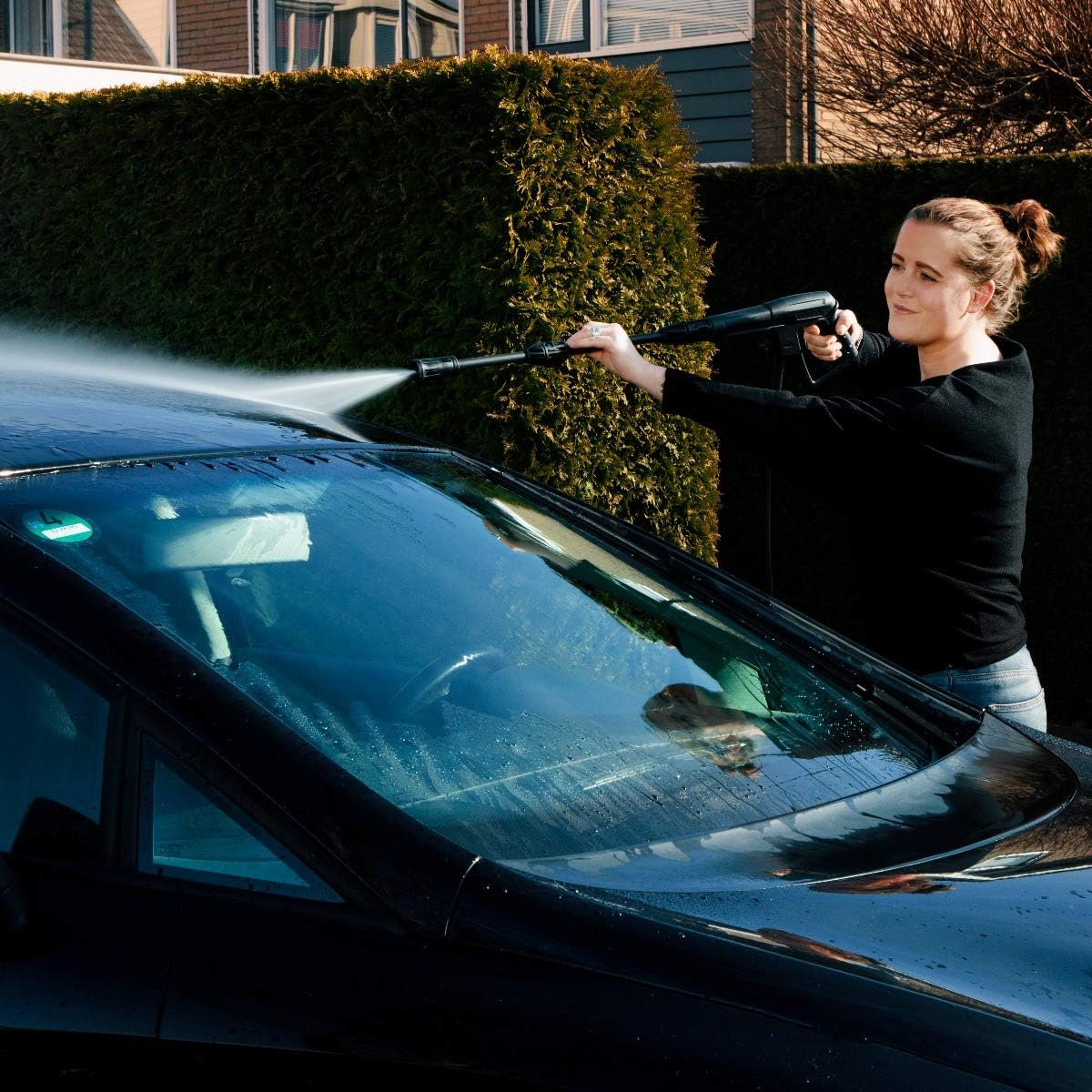 VONROC Profi Hochdruckreiniger 195bar - Fassadenreiniger für schwere Reinigungsarbeiten [2500W] - Hoher Durchfluss [468 l/h] Reinigungstank, Aluminium Pumpe - inkl. Terassenreiniger