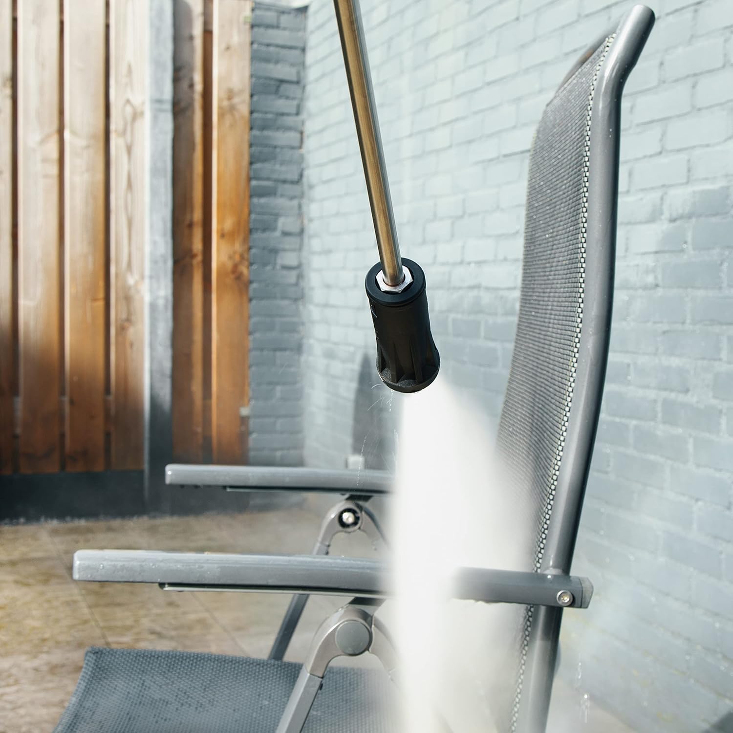 VONROC Profi Hochdruckreiniger 195bar - Fassadenreiniger für schwere Reinigungsarbeiten [2500W] - Hoher Durchfluss [468 l/h] Reinigungstank, Aluminium Pumpe - inkl. Terassenreiniger