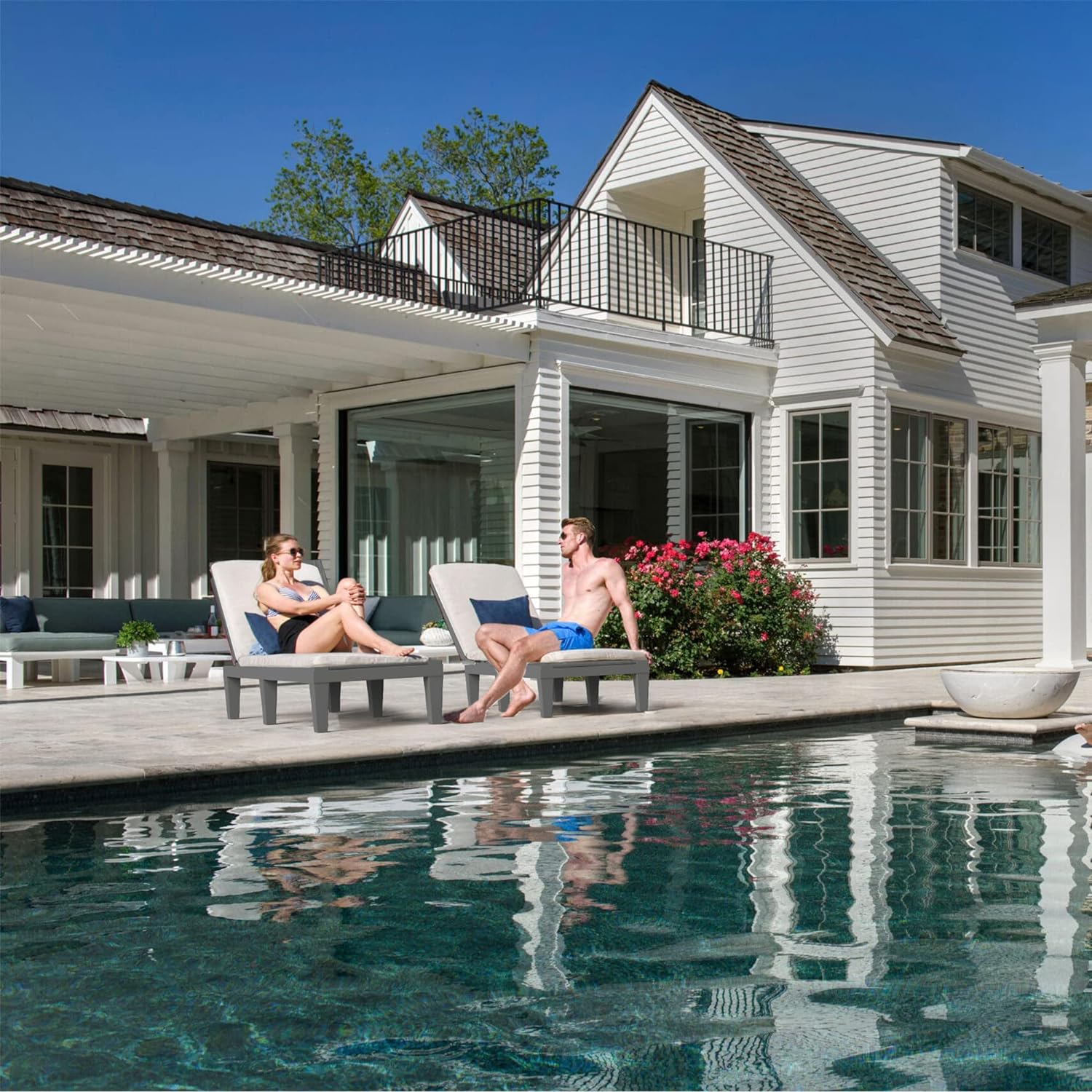 2025 Chaiselongue-Stühle für den Außenbereich, 4er-Set mit verstellbarer Rückenlehne, stabile Liegen für Terrasse und Poolrand, einfache Montage, wasserdicht und leicht mit einer Tragfähigkeit von 120 kg, schwarz