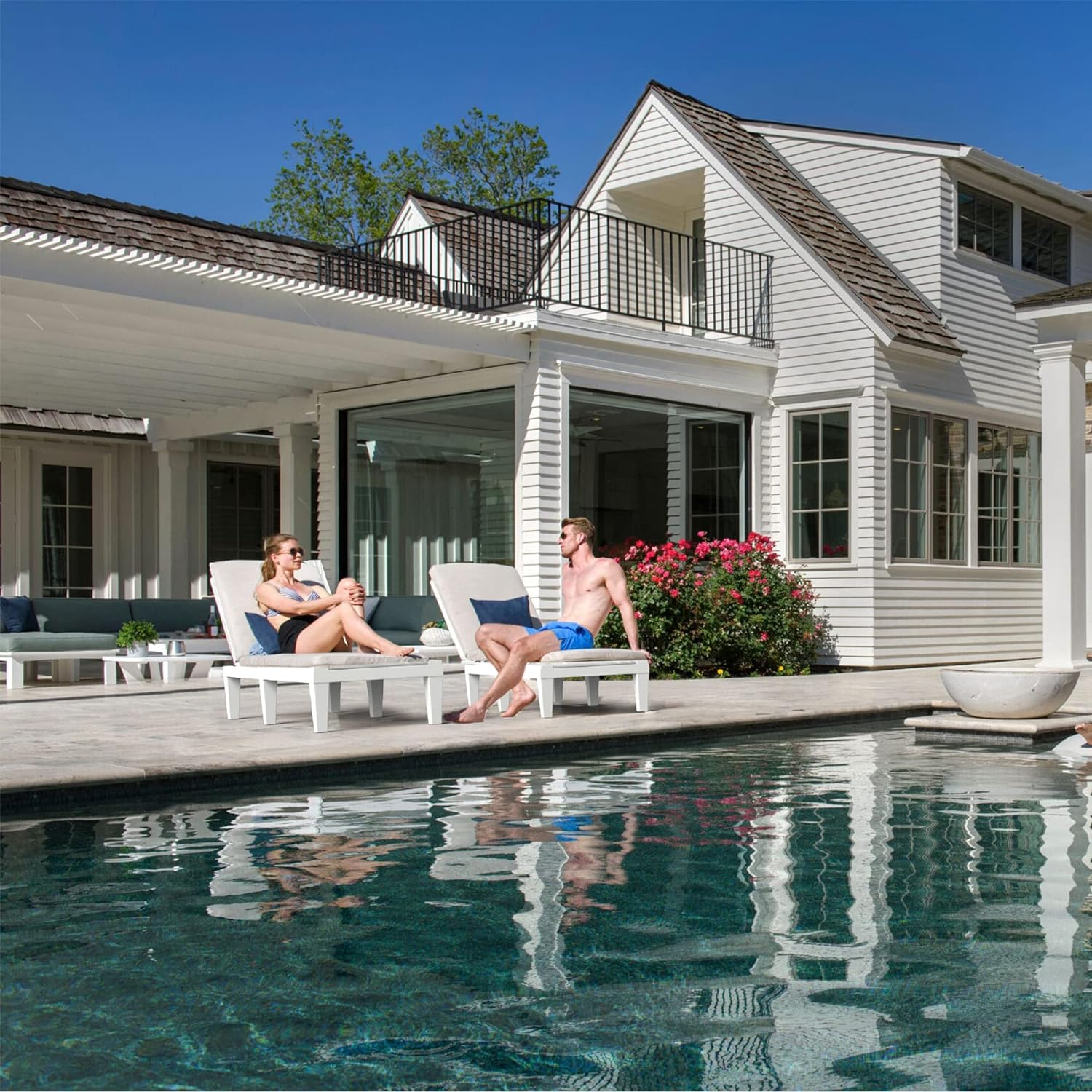 2025 Chaiselongue-Stühle für den Außenbereich, 4er-Set mit verstellbarer Rückenlehne, stabile Liegen für Terrasse und Poolrand, einfache Montage, wasserdicht und leicht mit einer Tragfähigkeit von 120 kg, schwarz